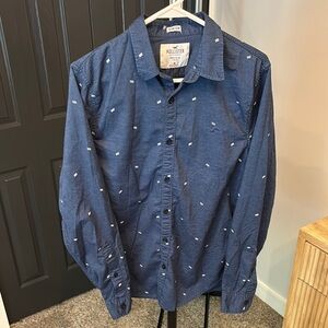 Hollister Men's Blue Casual Button-Down Shirt